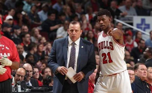  森林狼双塔合砍六十四分屠公牛  