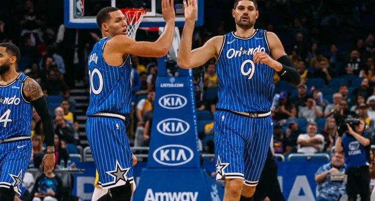  小瓦格纳27分魔术爆冷掀翻湖人  