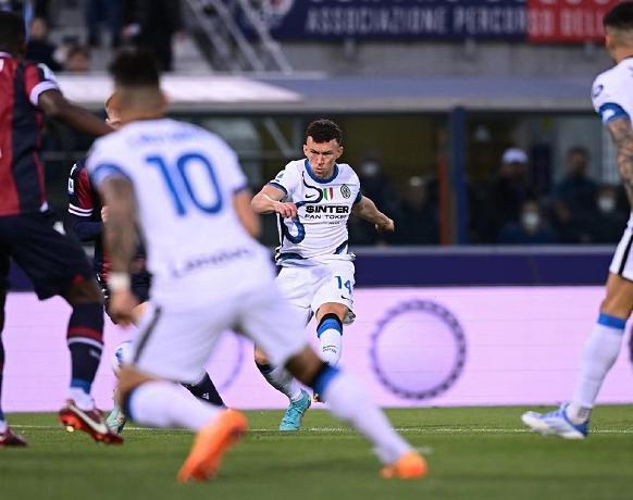  国际米兰旧将桑切斯梅开二度反戈旧主  